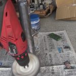 20年屋外放置のFZR400R  129　　フロントフォークアウター磨き