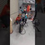 姫はバイクを磨き中✨#Shorts