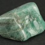 エメラルド (翠玉) 原石 磨き 14.0g / Emerald