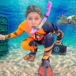 Found SECRET HIDDEN ROOM Scuba Diving (Underground Bunker Leads to Sharer Pond !!!)