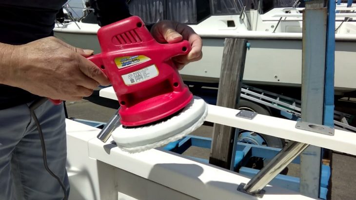 PC27ボート磨き　その1（船尾手摺）