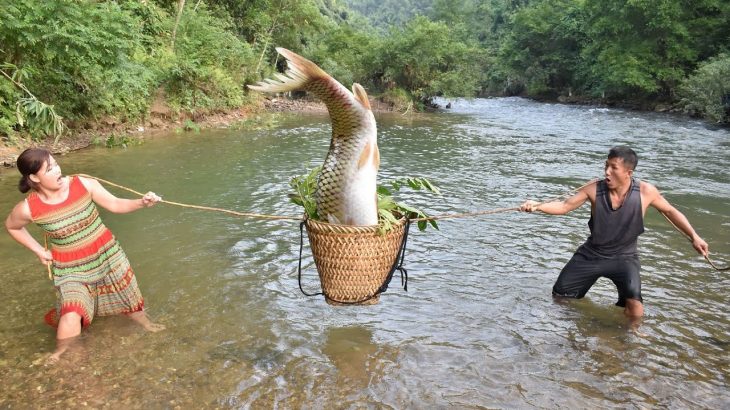 Survival Skills : Fishing With Special Skills, Primitive Life In The Forest Mountains