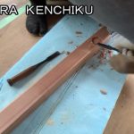 大工さんが杉磨き丸太竿と杉無垢天井張りました。