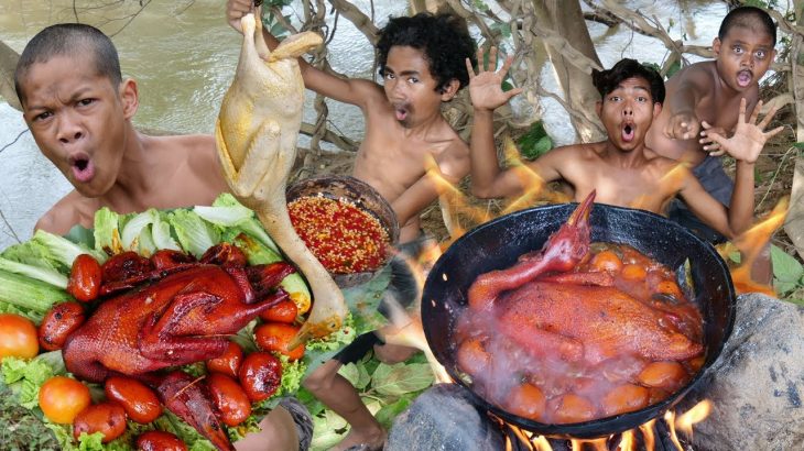 Survival in the rainforest – Primitive cooking duck ang egg eating delicious