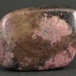 ロードナイト(薔薇輝石)原石 磨き 51g / Rhodonite