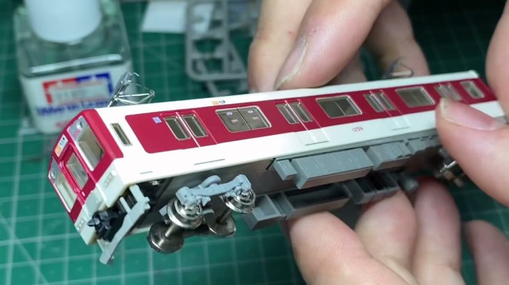 Nゲージ近鉄インバータ車2両編成を加工しています！