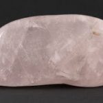 ローズクォーツ(紅石英) 原石 磨き 176g / Rose Quartz