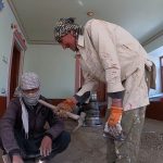 خانه در گرفت مجبور شد که نو رنگ کند، تشکر از ارسال این ویدیو?? جالب مصاحبه گرفته اوستا کار ???