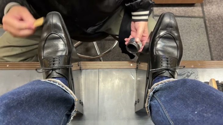 ＜ASMR＞靴磨き／Shoeshine at 大阪・伊丹空港