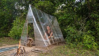Homeless Girl Living Off Grid – She Made A Home Using Plastic Wrap