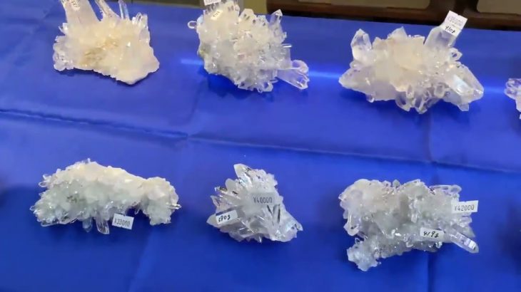 再入荷！ゼッカデソーザ水晶クラスター、レムリアン球、レムリアン磨きポイント、スモーキークォーツ等、入荷情報色々