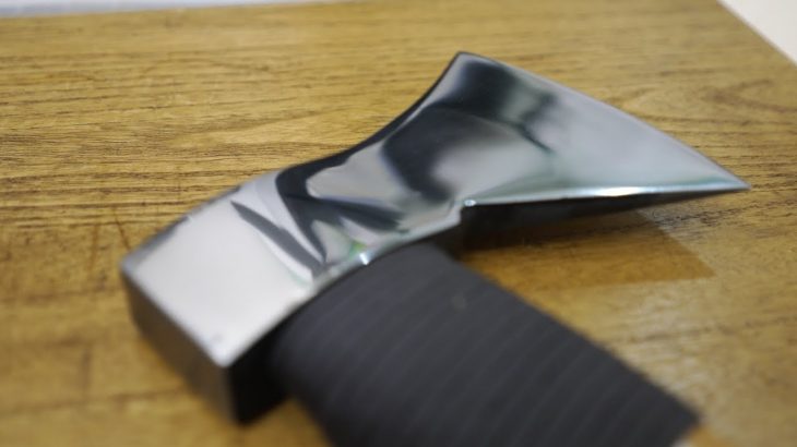[DIY]工具を使わずに斧を鏡面磨きする