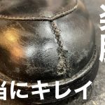 オールデンのつま先のキズなんて朝飯前風の靴磨き屋店主。