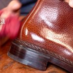 ワイルドなシボ革チャッカブーツの靴磨きと完成