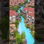 All these houses are connected by a pool ?