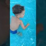 Havuzda Böcek Ayağımı Isırdı ? #shorts