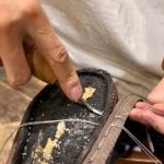 レッドウィングのスーパーソールを直しながら語る週末。